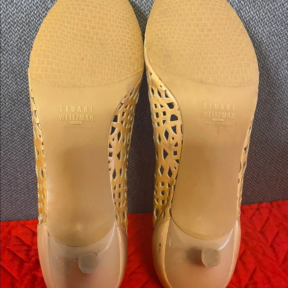 Stuart Weitzman kitten heel neutral pumps - Picture 7 of 10